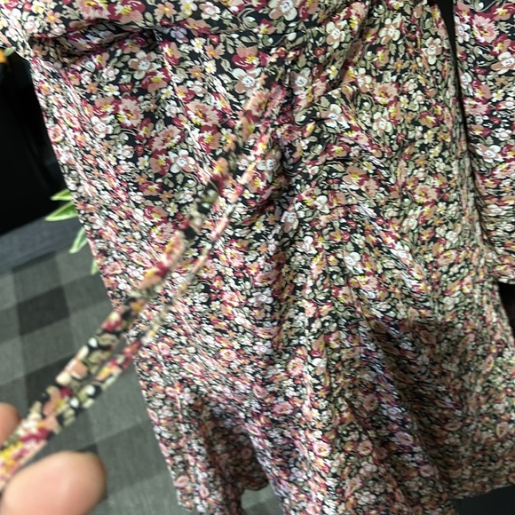 DEX V-neck long sleeve floral midi dress,elastic waist ruched side,ruffle hem - Picture 4 of 16